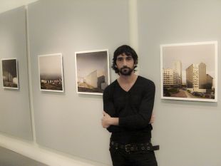 Baixo Ceo, exposici&oacute;n fotogr&aacute;fica de Melki Chichery no COAG da Coru&ntilde;a