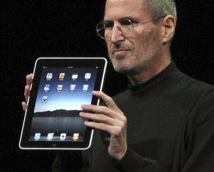 Steve Jobs, na presentaci&oacute;n do iPad