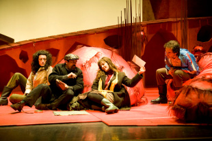 D&uacute;as imaxes da representaci&oacute;n de 'Estigma'