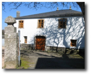 A Casa das Hortas foi constru&iacute;da no ano 1891 polos av&oacute;s de Manuel Mar&iacute;a e &eacute; unha t&iacute;pica casa de labregos acomodados