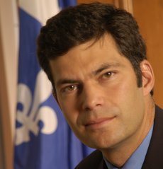 O l&iacute;der de ADQ, Mario Dumont