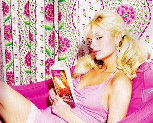 Paris Hilton deber&aacute; contar se o que promociona no seu Twitter faino de xeito desinteresado ou non