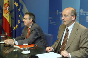 Miguel Sanz (UPN), quen ser&aacute; investido de novo presidente, e Juan Cruz Alli (CDN)