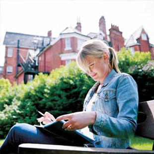 Os estudantes ter&aacute;n que dominar un idioma estranxeiro