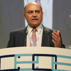 D&iacute;az Ferr&aacute;n aposta por rebaixar os salarios