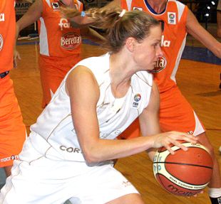 As de Vilagarc&iacute;a ter&aacute;n que xogar sen unha das s&uacute;as mellores, a p&iacute;vot Martina Kress