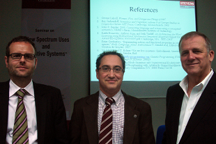 De esquerda a dereita, Stuckmann, Fern&aacute;ndez e Mitola