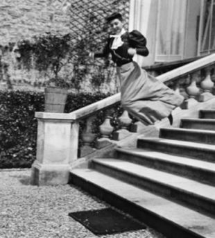 Lartigue. A mi&ntilde;a prima Bichonnade. Par&iacute;s, 1905 (detalle)