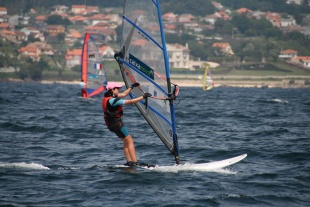 Lara Lagoa en plena competici&oacute;n en C&aacute;diz nun dos momentos de mellores condici&oacute;ns metereol&oacute;xicas