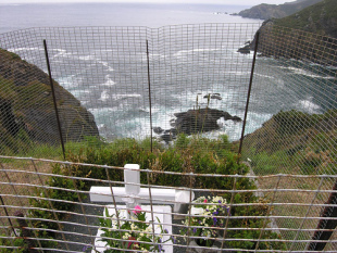 Exemplo de relixiosidade popular en Cedeira (Foto de Xo&aacute;n Porto en Flickr)