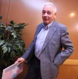 V&aacute;zquez insta &aacute; sociedade a adoptar unha posici&oacute;n de "combate" fronte &aacute; Xunta e ao PP