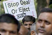 Os comunistas indios, entre outros, criticaron tam&eacute;n o acordo