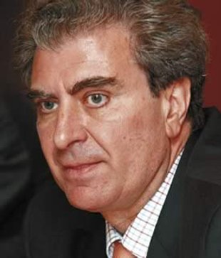 C&eacute;sar Antonio Molina, ministro de Cultura