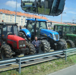 "Que ve&ntilde;an a desaloxarnos se queren cun guindastre", din Gandeiros Unidos /Imaxe: arquivo