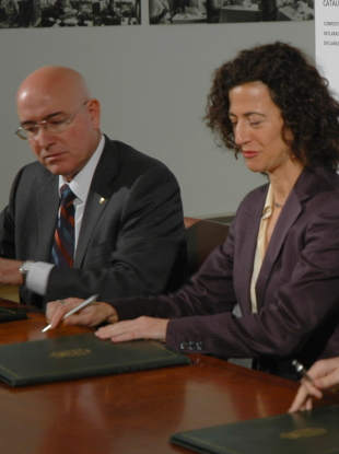 Momento da sinatura da 'Declaraci&oacute;n de Compostela'