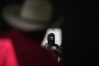 Soldado, visto desde a embaixada