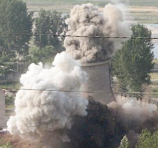 Corea do Norte revelou a semana pasada o seu programa nuclear e demoleu a torre de refrixeraci&oacute;n de Yongbion