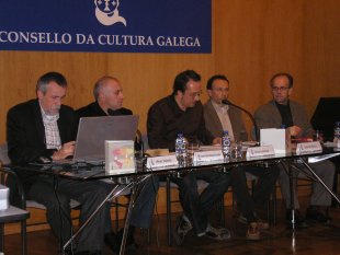 Asistentes &aacute; mesa sobre modelos educativos biling&uuml;es