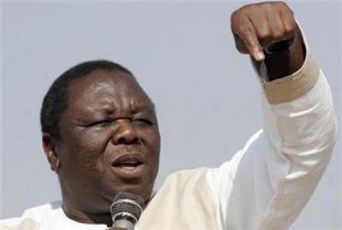 O l&iacute;der da oposici&oacute;n Morgan Tsvangirai conv&eacute;rtese en novo primeiro ministro