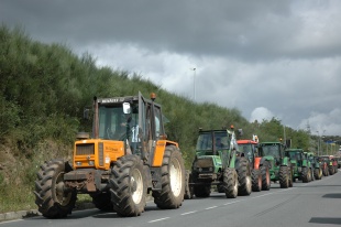 Os veh&iacute;culos tardaron m&aacute;is de d&uacute;as horas en sa&iacute;r totalmente do punto de partida da marcha