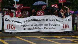 Unha vez m&aacute;is, as manifestantes denuncian uns servizos m&iacute;nimos abusivos