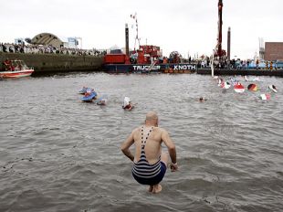 Big Jump, en Hamburgo (r&iacute;o Elba)