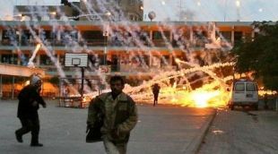 Os grupos de dereitos humanos din que as imaxes proban o uso ilegal de f&oacute;sforo branco