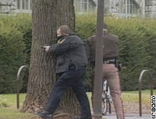 Nun primeiro momento, a polic&iacute;a buscou a un segundo sospeitoso