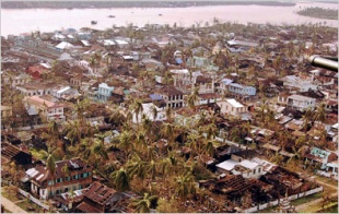 Vista a&eacute;rea dunha aldea do delta do Irrawaddy