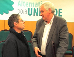 V&aacute;zquez, ao remate da rolda de prensa fala cos compa&ntilde;eiros