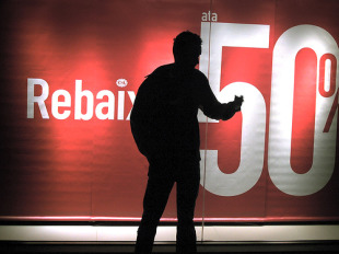 O vestido e o calzado foron os produtos que m&aacute;is baixaron en febreiro, un 1,6%