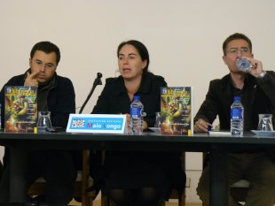 Presentaci&oacute;n da Revista Murgu&iacute;a dirixida por Ux&iacute;o-Breog&aacute;n (&aacute; dereita na foto)