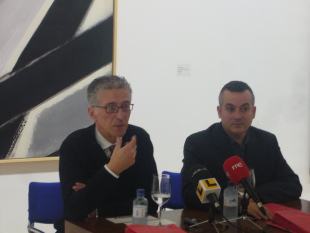 Alberto Gonz&aacute;lez-Alegre e Manuel Olveira, na presentaci&oacute;n da mostra