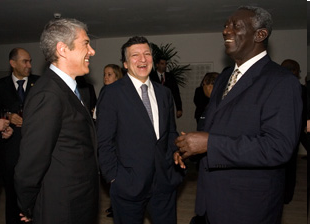 Jos&eacute; S&oacute;crates, primeiro ministro de Portugal; J.M.Dur&atilde;o, presidente da Comisi&oacute;n Europea, e John Kufuor, presidente de Ghana