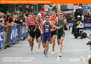 G&oacute;mez Noya, cando lideraba a carreira / Foto: Silke Insel e Frank Wechsel