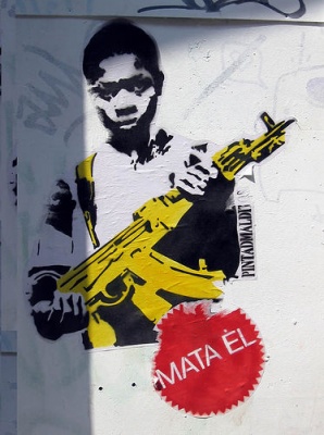 Imaxe que poder&iacute;a ilustrar unha das campa&ntilde;as de Amnist&iacute;a Internacional, polo control do tr&aacute;fico e venda de armas en todo o mundo / Flickr: seretuaccidente