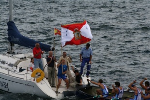 Os do Tir&aacute;n coa Bandeira de Vigo, que ga&ntilde;aron a pasada fin de semana