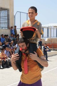 Iv&aacute;n Prado, durante unha actuaci&oacute;n