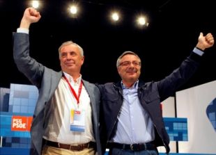 O secretario xeral do PSdeG, Manuel V&aacute;zquez, a car&oacute;n do titular de Fomento do goberno espa&ntilde;ol, Xos&eacute; Blanco