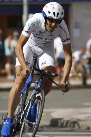Gustavo C. Veloso chegando &aacute; meta