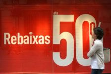 Os comerciantes prev&eacute;n una aumento entre o 15 e o 20% nas vendas desta campa&ntilde;a de ver&aacute;n