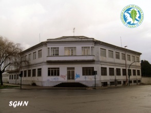 A Casa do Coronel vista dende a  beirarr&uacute;a de enfronte