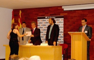 Silvia P&eacute;rez, de Faktor&iacute;a K, recolle a distinci&oacute;n a 'Animalario'