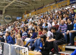 Os seareiros do Breog&aacute;n encheron as bancadas do Pazo do Deportes
