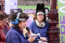 Lendo o manifesto redactado pola Marcha Mundial das Mulleres, en Vigo / Imaxe: Xela Rodr&iacute;guez