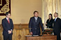 Xavier Guerra, con N&uacute;&ntilde;ez Feijoo, durante a s&uacute;a toma de posesi&oacute;n (clic para ampliar)