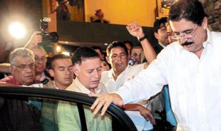 Momento da detenci&oacute;n de Zelaya