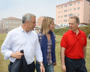 Manuel V&aacute;zquez, con Lara M&eacute;ndez (vicepresidenta da Deputaci&oacute;n de Lugo) e o candidato S&aacute;nchez Presedo, durante a campa&ntilde;a