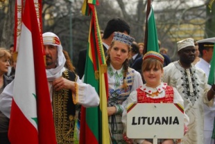 Varias colectividades participan da festa. Foto: Juan Roteri / T&eacute;lam