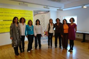 Na presentaci&oacute;n de Mudega, coa directora xeral para o Deporte, Marta Souto